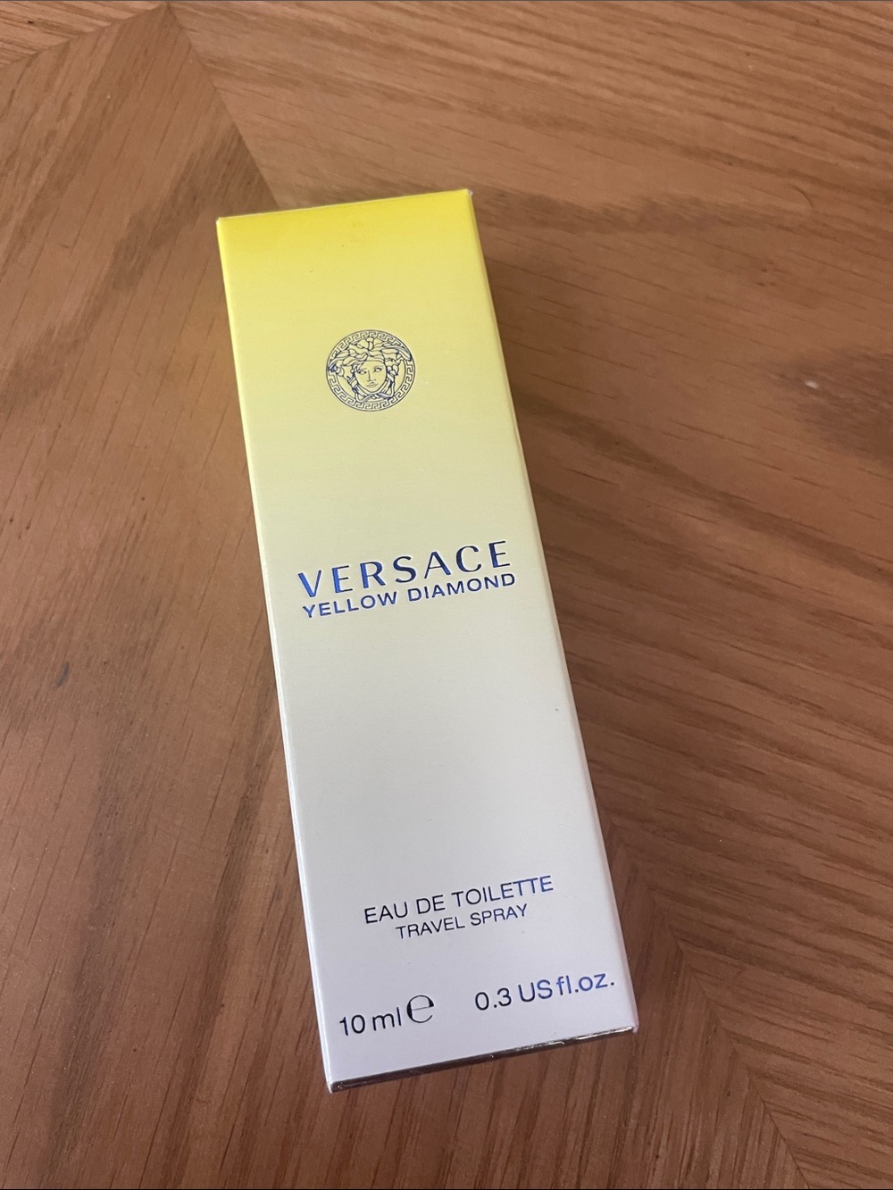 Versace Yellow Diamond Gradient Travel Spray Box - Yellow to Cream